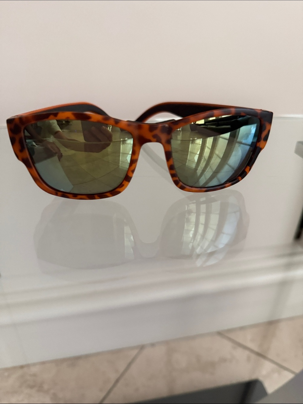 Tortoiseshell Men's Sunglasses with Green Mirrored Lenses